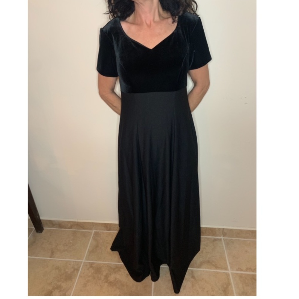 Black Floor Length choral Gown❤️